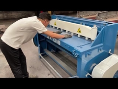 Большая машина резца стальной пластины плиты ноги